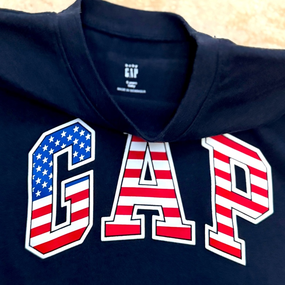 GAP Navy Blue American Flag Logo Tshirt